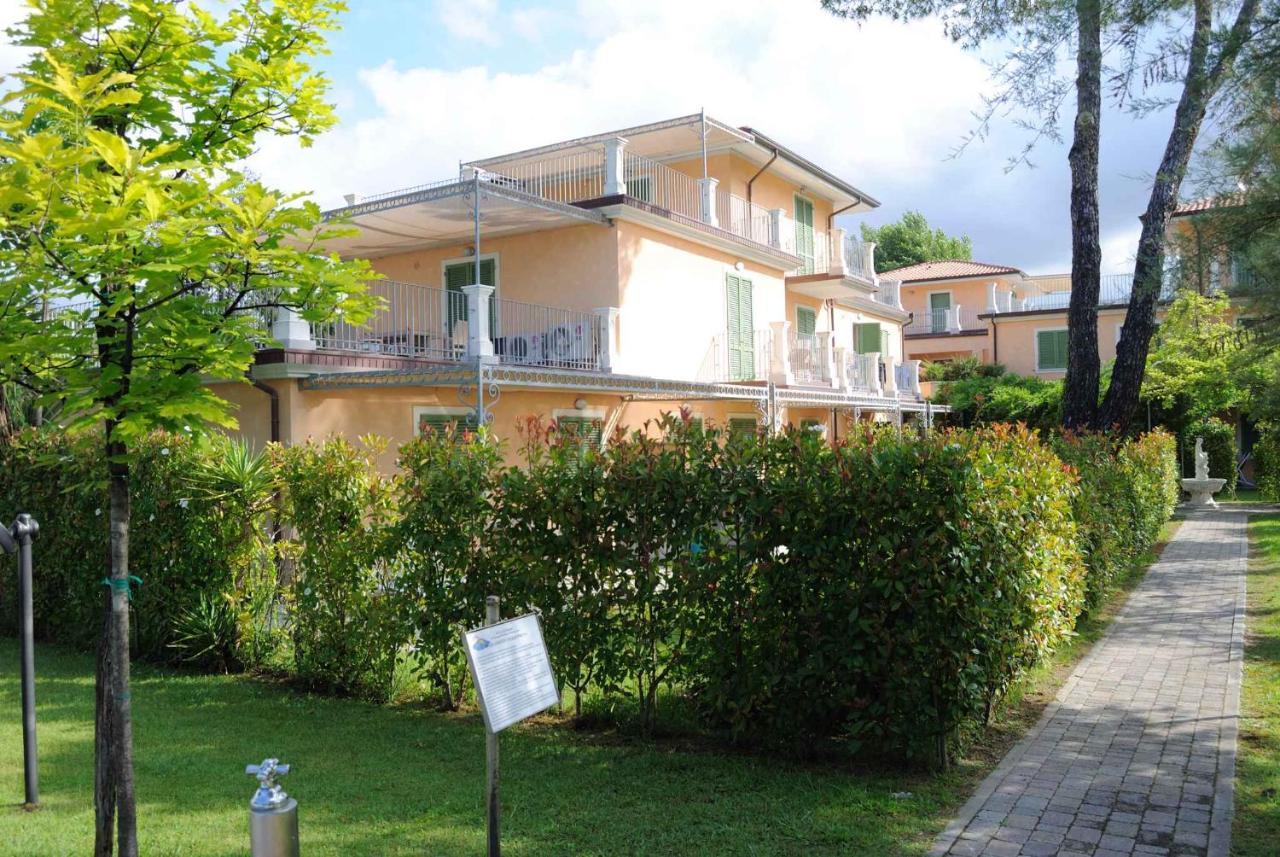Apartment In Marina Di Massa - Toskana 24103 Zewnętrze zdjęcie