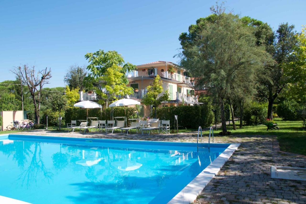 Apartment In Marina Di Massa - Toskana 24103 Zewnętrze zdjęcie