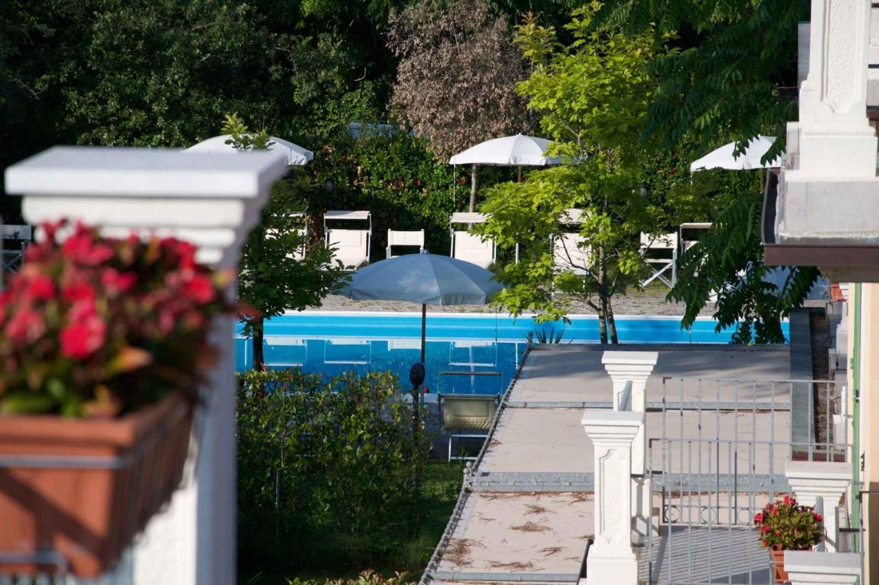 Apartment In Marina Di Massa - Toskana 24103 Zewnętrze zdjęcie